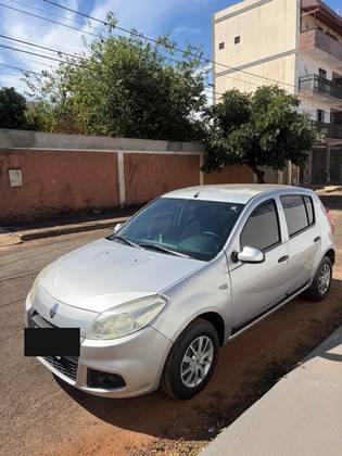 RENAULT SANDERO 1.0 EXPRESSION 16V FLEX 4P MANUAL RENAULT SANDERO 1.0 EXPRESSION 16V FLEX 4P MANUAL